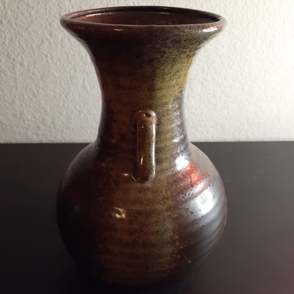 Brown Glazed Art Studio Ceramic Dual Handle 7" Decorative Vase. - Picture 3 of 7